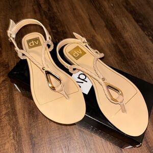 NWOT DV By Dolce Vita kaya tan sandals women's size 6